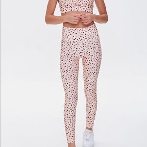 Cheetah print active leggings